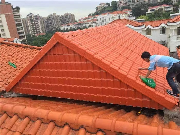 使用優(yōu)質(zhì)的衢州合成樹脂瓦，12級(jí)的臺(tái)風(fēng)“暹芭”來襲，也吹不走！