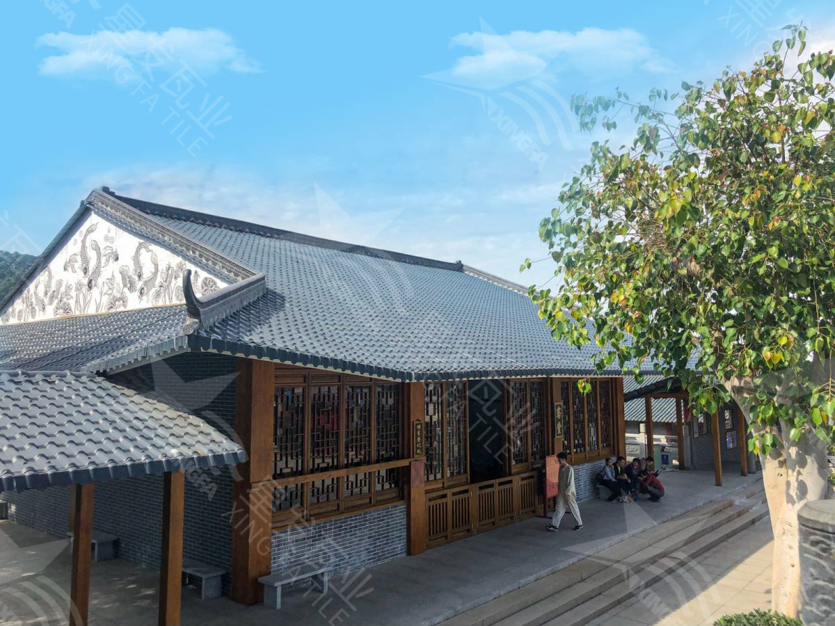 四合院別墅裝飾采光琉璃瓦 隔熱防水堅(jiān)韌紅色樹(shù)脂防腐瓦 衢州仿古建筑樹(shù)脂瓦廠(chǎng)家生產(chǎn)制造